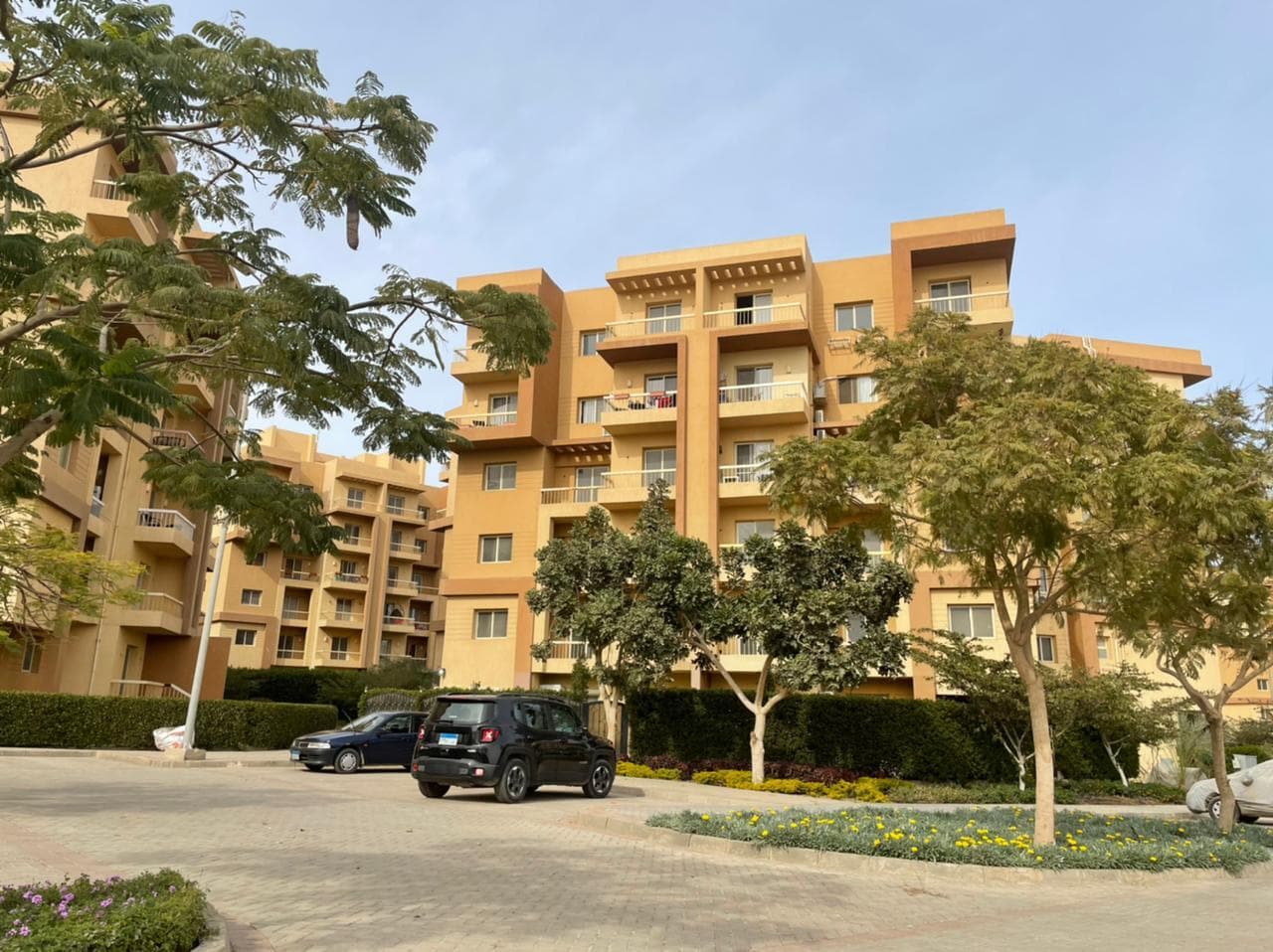 A 3 Bedroom Penthouse in Ashgar City by IGI Real Estate