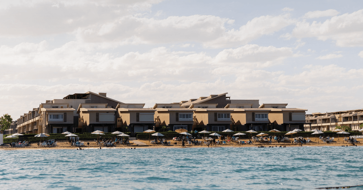 A 2 Bedroom Chalet in Ojo Murano by Wadi Degla Developments