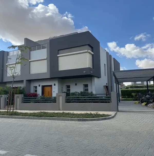 A 4 Bedroom Twinhouse in Etapa by City Edge Developments