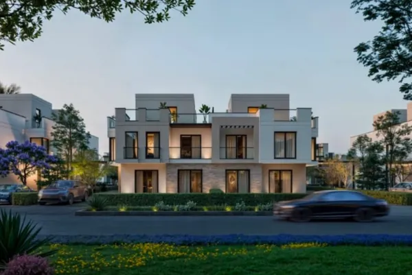 A 4 Bedroom Townhouse in Hyde Park Central by Hyde Park