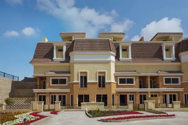 A 5 Bedroom Townhouse in Rai Valleys by Madinet Masr