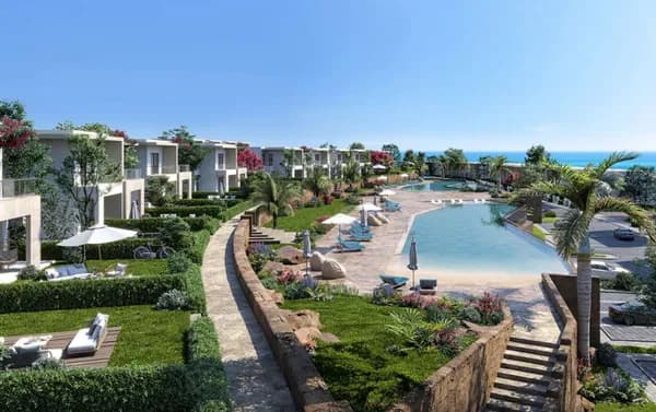 A 3 Bedroom Townhouse in Town Island by Hyde Park