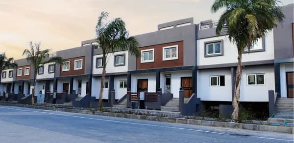 A 4 Bedroom Townhouse in Rock Eden by Rock developments