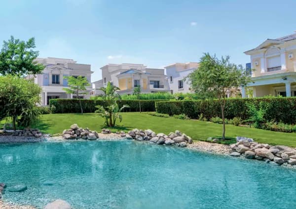 A 3 Bedroom Townhouse in Mountain View 4 by Mountain View