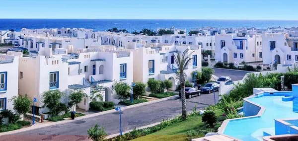A 3 Bedroom Twinhouse in Paros by Mountain View